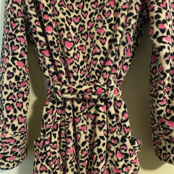 New Victoria Secret Pink Leopard heart❤️robe XS/S NWT. - Picture 7 of 12